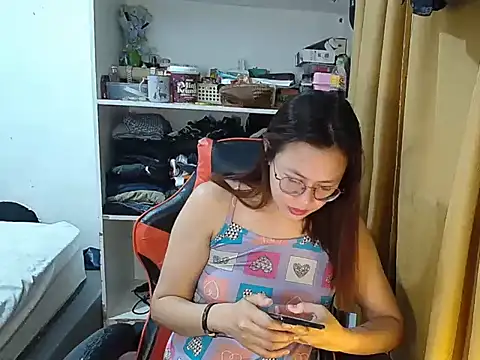 crizzybel online show from May 4, 2026, 6:48 pm