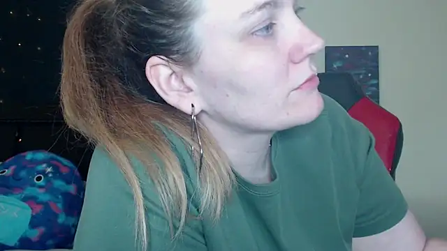 Snapshot of ToxicLilly chatting on December 2, 2024, 8:52 am ToxicLilly online show from December 2, 2024, 8:52 am