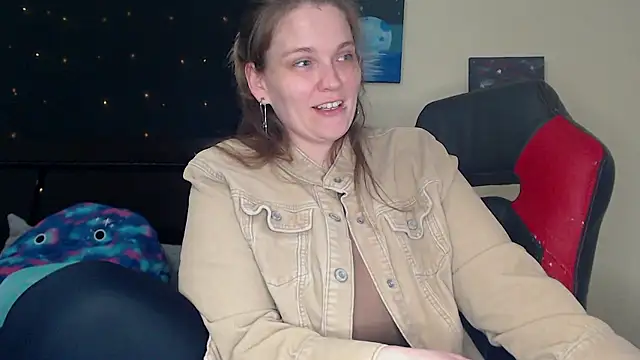 Snapshot of ToxicLilly chatting on December 5, 2024, 10:33 am ToxicLilly online show from December 5, 2024, 10:33 am