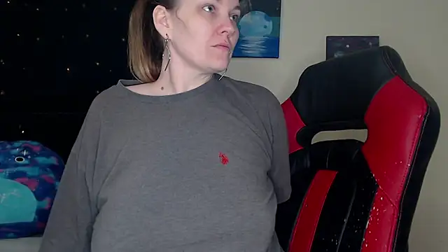 Snapshot of ToxicLilly chatting on December 10, 2024, 8:40 am ToxicLilly online show from December 10, 2024, 8:40 am