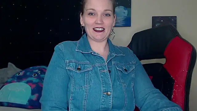 Snapshot of ToxicLilly chatting on January 6, 2025, 11:51 am ToxicLilly online show from January 6, 2025, 11:51 am