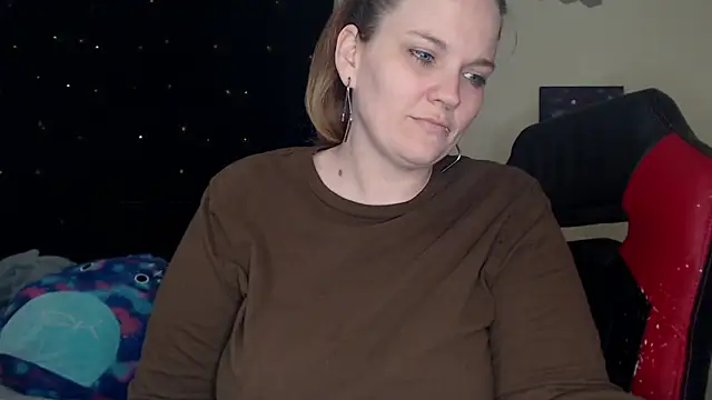 Snapshot of ToxicLilly chatting on February 9, 2025, 8:22 am ToxicLilly online show from February 9, 2025, 8:22 am