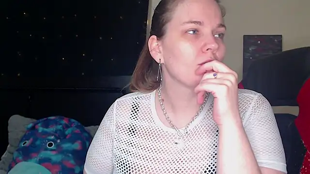 Snapshot of ToxicLilly chatting on March 19, 2025, 8:23 am ToxicLilly online show from March 19, 2025, 8:23 am