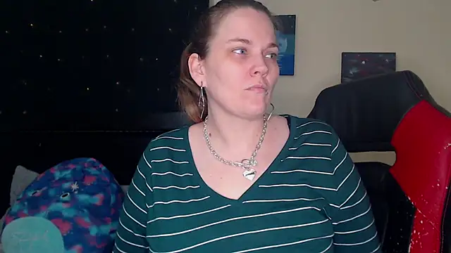 Snapshot of ToxicLilly chatting on March 23, 2025, 8:04 am ToxicLilly online show from March 23, 2025, 8:04 am