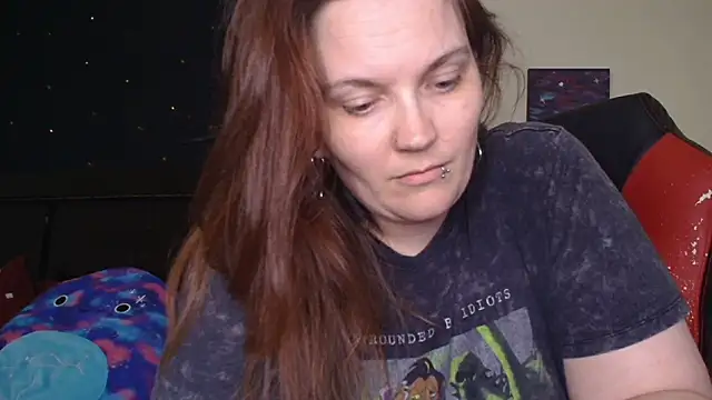 Snapshot of ToxicLilly chatting on October 29, 2025, 7:32 am ToxicLilly online show from October 29, 2025, 7:32 am