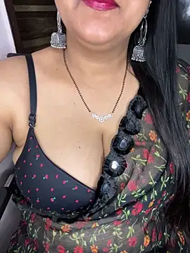 Zoya Varma004 online show from March 17, 2026, 6:11 pm