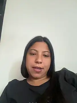 Leylafourniert online show from May 16, 2026, 7:23 pm