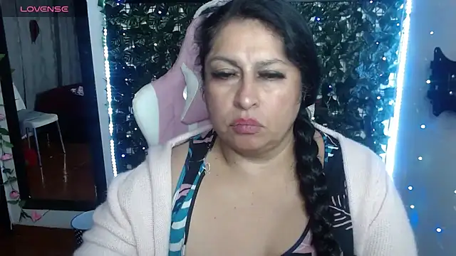 Keyla01  online show from February 15, 2025, 9:38 am