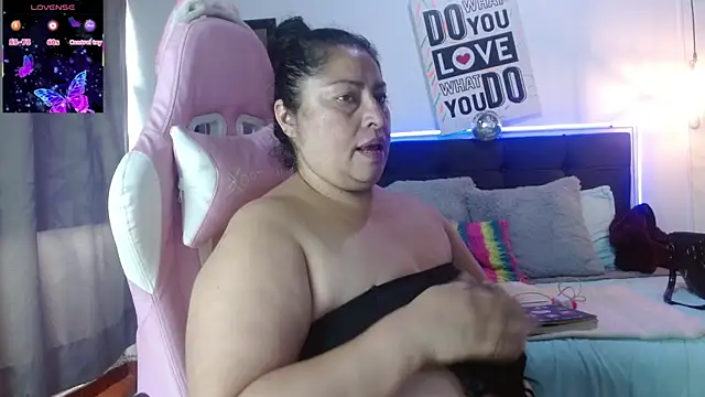 Keyla01  online show from March 6, 2026, 8:05 pm