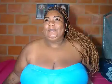 Snapshot of bustyboobsxxll chatting on February 7, 2026, 2:10 pm bustyboobsxxll online show from February 7, 2026, 2:10 pm