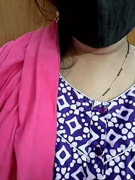 Snapshot of yoursana- chatting on March 10, 2026, 5:40 pm yoursana- online show from March 10, 2026, 5:40 pm