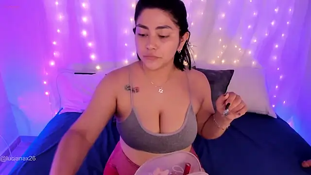 Snapshot of lucy26_ chatting on October 16, 2025, 2:23 am lucy26  online show from October 16, 2025, 2:23 am