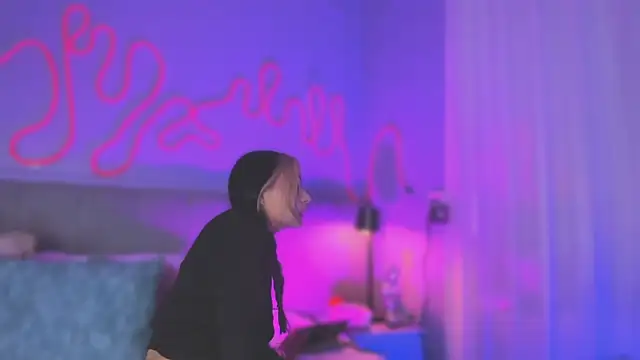 Sofly s online show from March 3, 2026, 12:00 pm