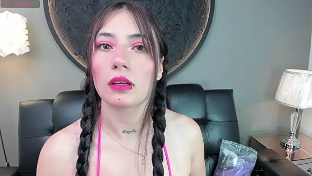 miss sharlotte18 online show from January 4, 2025, 6:09 pm