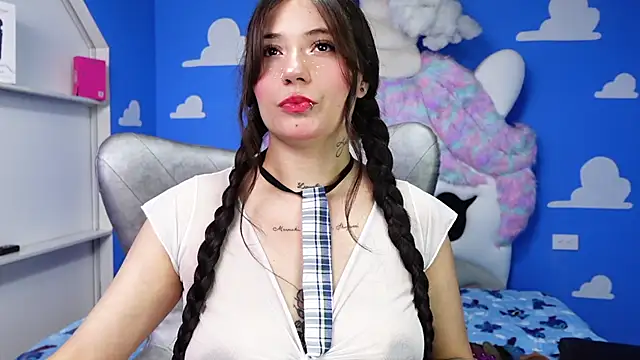 Snapshot of miss_sharlotte18 chatting on June 2, 2026, 6:10 pm miss sharlotte18 online show from June 2, 2026, 6:10 pm