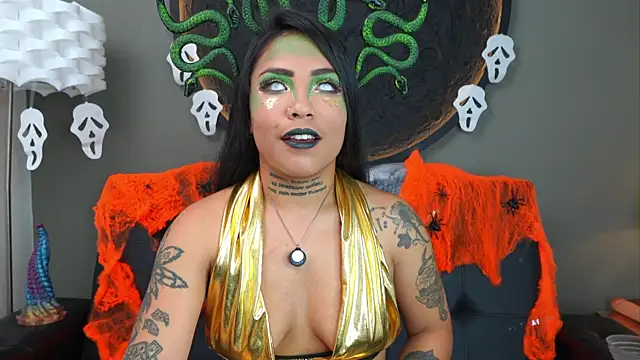 Snapshot of miss_vaiolette chatting on October 31, 2025, 11:11 am miss vaiolette online show from October 31, 2025, 11:11 am