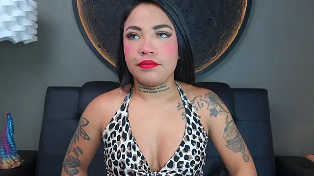 Snapshot of miss_vaiolette chatting on December 22, 2025, 11:07 am miss vaiolette online show from December 22, 2025, 11:07 am