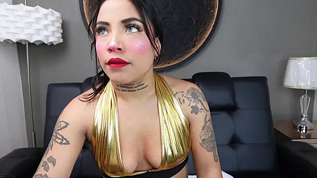 Snapshot of miss_vaiolette chatting on April 13, 2026, 11:05 am miss vaiolette online show from April 13, 2026, 11:05 am