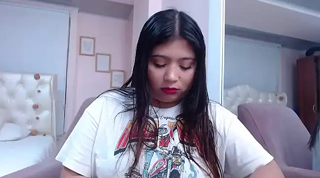 annylouis online show from December 10, 2024, 1:43 am