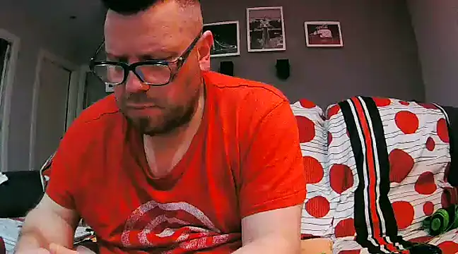 txan9876 online show from February 3, 2025, 1:52 am