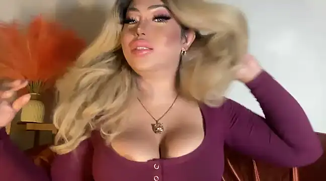 BigDominaMia online show from February 6, 2025, 5:25 am