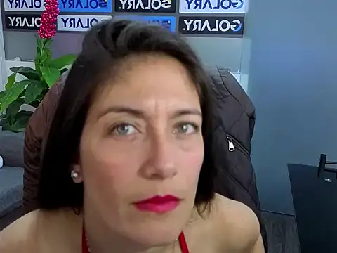 Snapshot of AnnyMilet_ chatting on February 16, 2026, 2:24 pm AnnyMilet online show from February 16, 2026, 2:24 pm