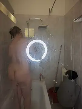 callmelouve online show from January 30, 2025, 10:40 am