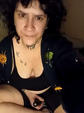 callmelouve online show from October 23, 2025, 1:49 am