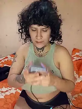 callmelouve online show from February 15, 2026, 7:43 pm