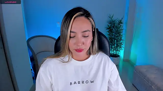 Snapshot of NiaBennet_ chatting on October 9, 2025, 1:25 am NiaBennet online show from October 9, 2025, 1:25 am