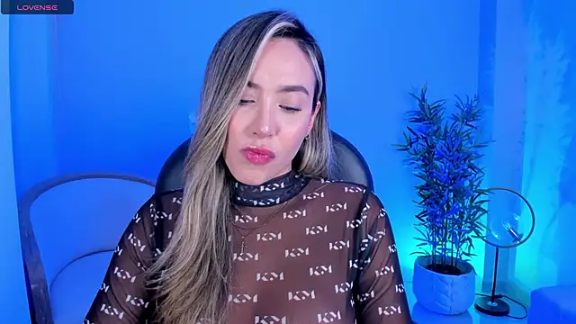 Snapshot of NiaBennet_ chatting on October 14, 2025, 11:27 pm NiaBennet online show from October 14, 2025, 11:27 pm