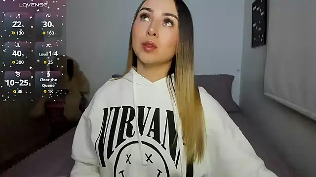 sophi mooreno online show from June 9, 2026, 3:29 am
