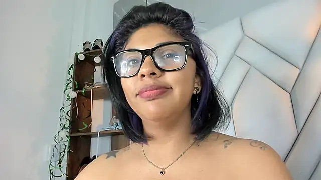 MirandaHaguen online show from December 18, 2024, 9:51 pm