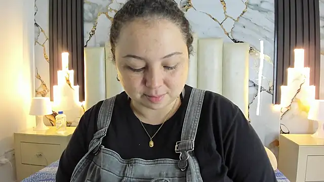 Snapshot of mollieblue69 chatting on February 23, 2025, 2:40 am mollieblue69 online show from February 23, 2025, 2:40 am