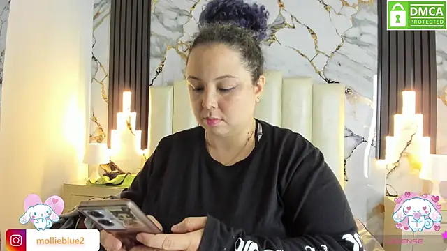 Snapshot of mollieblue69 chatting on February 23, 2025, 6:01 pm mollieblue69 online show from February 23, 2025, 6:01 pm