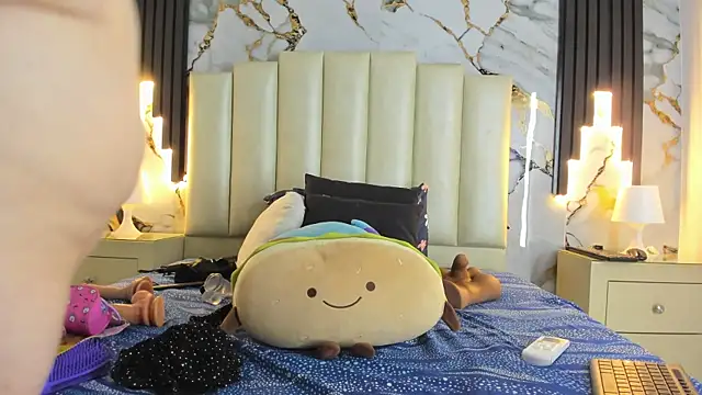 Snapshot of mollieblue69 chatting on March 9, 2025, 2:50 am mollieblue69 online show from March 9, 2025, 2:50 am