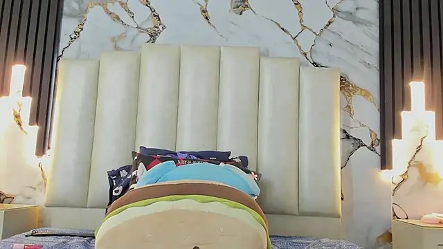 Snapshot of mollieblue69 chatting on March 13, 2025, 7:17 pm mollieblue69 online show from March 13, 2025, 7:17 pm