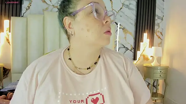 Snapshot of mollieblue69 chatting on September 27, 2025, 12:43 pm mollieblue69 online show from September 27, 2025, 12:43 pm