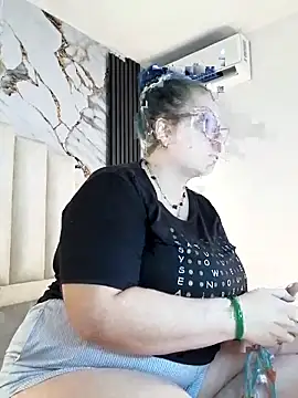 Snapshot of mollieblue69 chatting on September 30, 2025, 12:32 pm mollieblue69 online show from September 30, 2025, 12:32 pm