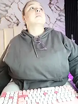 mollieblue69 online show from November 28, 2025, 1:03 pm