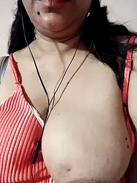 Snapshot of tharu_sweet chatting on April 27, 2026, 6:06 pm tharu sweet online show from April 27, 2026, 6:06 pm
