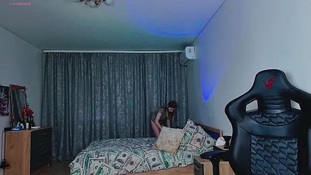  whiteprincess online show from November 7, 2025, 10:04 am