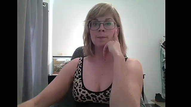 SavannaGirly online show from February 11, 2025, 7:44 am