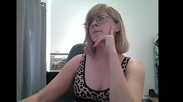 SavannaGirly online show from February 11, 2025, 6:11 pm