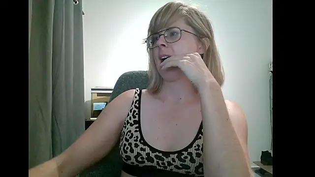 SavannaGirly online show from February 12, 2025, 7:23 am