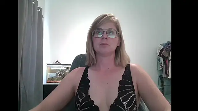SavannaGirly online show from February 17, 2025, 12:05 pm