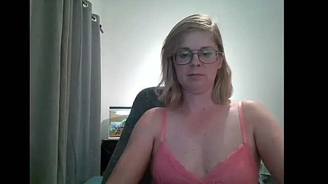 SavannaGirly online show from February 23, 2025, 3:08 pm
