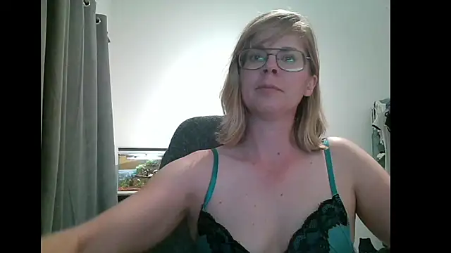 SavannaGirly online show from March 6, 2025, 8:05 pm