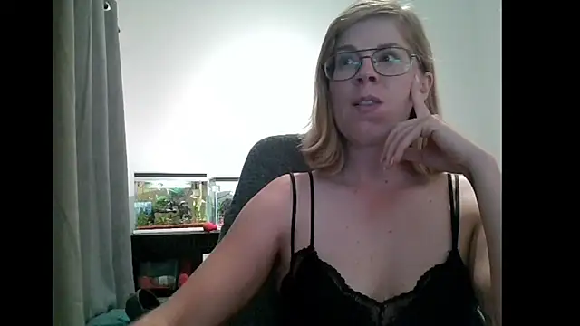 SavannaGirly online show from March 14, 2025, 5:02 pm