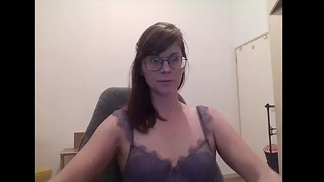 Snapshot of SavannaGirly chatting on February 22, 2026, 7:29 am SavannaGirly online show from February 22, 2026, 7:29 am